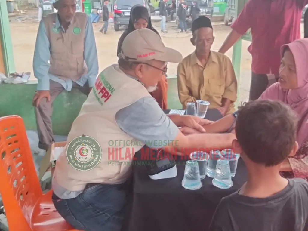 Relawan Nasional LPI HILMI FPI Gelar Pengobatan Gratis