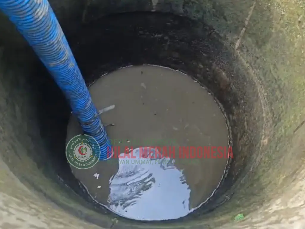 HILMI FPI Bireuen Bersihkan Sumur 1