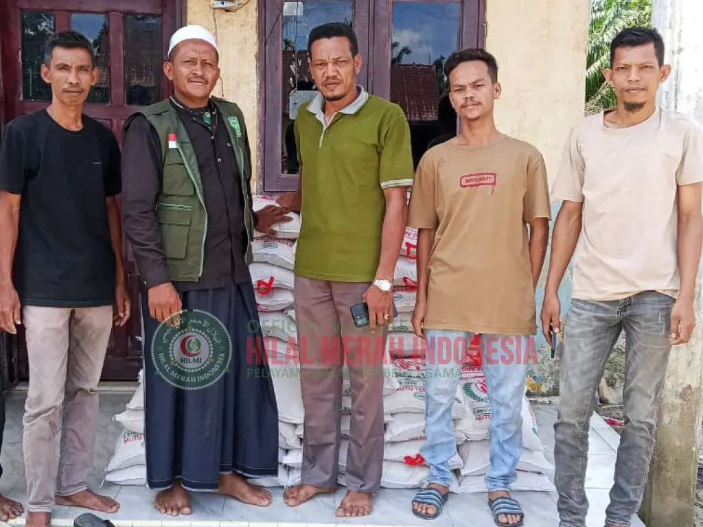 Relawan DPP HILMI FPI Salurkan 1,2 Ton Beras untuk Warga 1