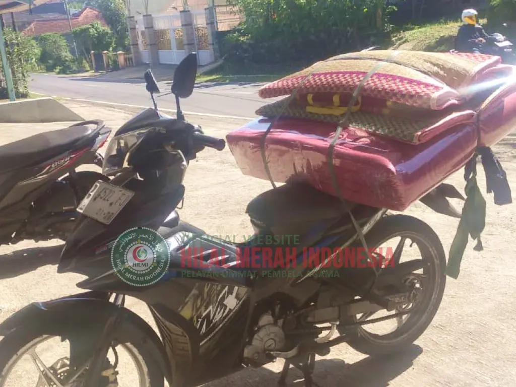 HILMI-FPI Ciamis Bergerak Cepat Salurkan Bantuan Tahap Pertama Korban Tanah Bergerak 1