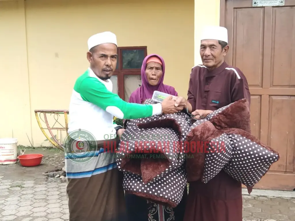 Hilmi Distribusi Perlengkapan Tidur dan Bantuan Paska Banjir untuk Warga Aceh Tengah