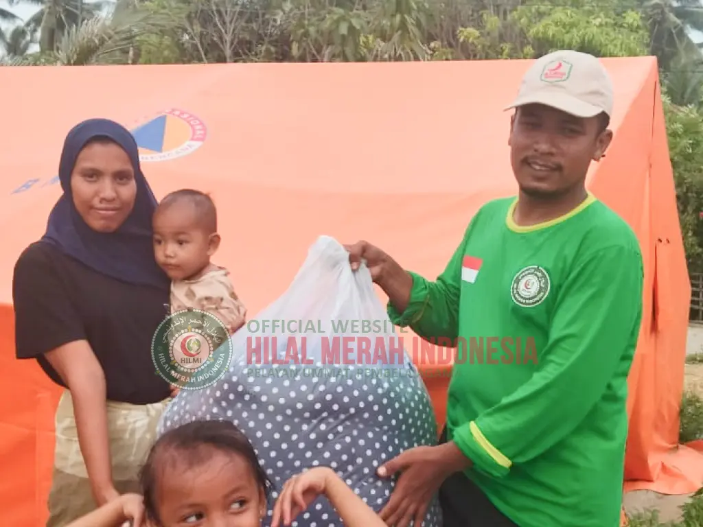 HILMI Hangatkan Harapan Ibu dan Bayi Relawan Salurkan Kasur untuk Warga 1