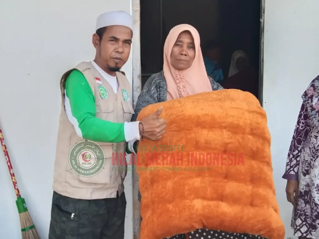 Hilmi Terus Bergerak Ringankan Beban Lansia HILMI FPI Salurkan 35 Kasur di Huntara Aceh Tengah 1