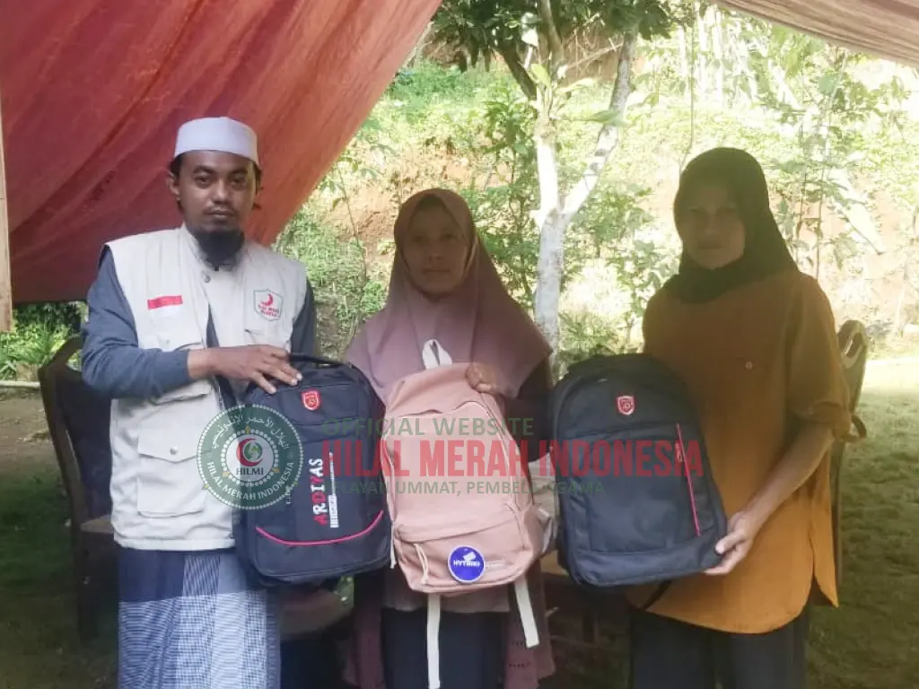HILMI–FPI Ciamis Bersama Warga Gotong Royong Bersihkan Longsor dan Salurkan Bantuan untuk Korban 1