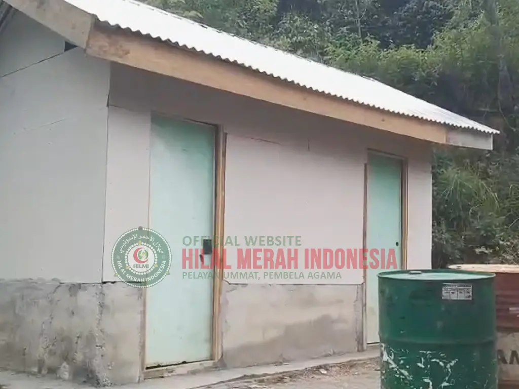 Hilmi MCK Bantuan Hilmi FPI Rampung, Warga Teluk Nosar Kini Nikmati Fasilitas Sanitasi Layak 1