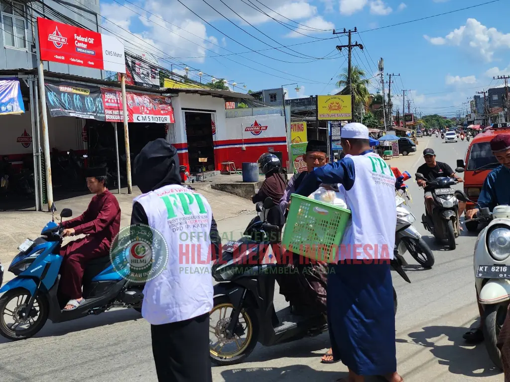 DPD FPI Kaltim dan HILMI Bagikan 230 Kotak Nasi dalam Program Jumat Berkah