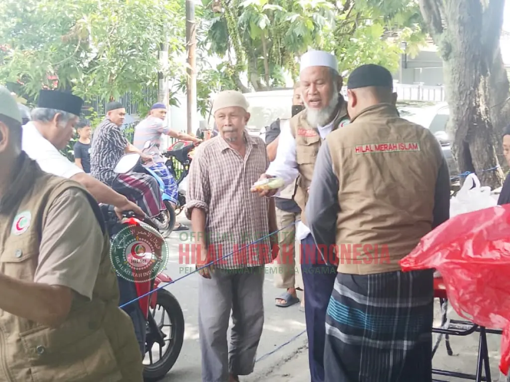 DPD HILMI-FPI Sumut Luncurkan Program Jumat Berkah, Bagikan 300 Bungkus Nasi