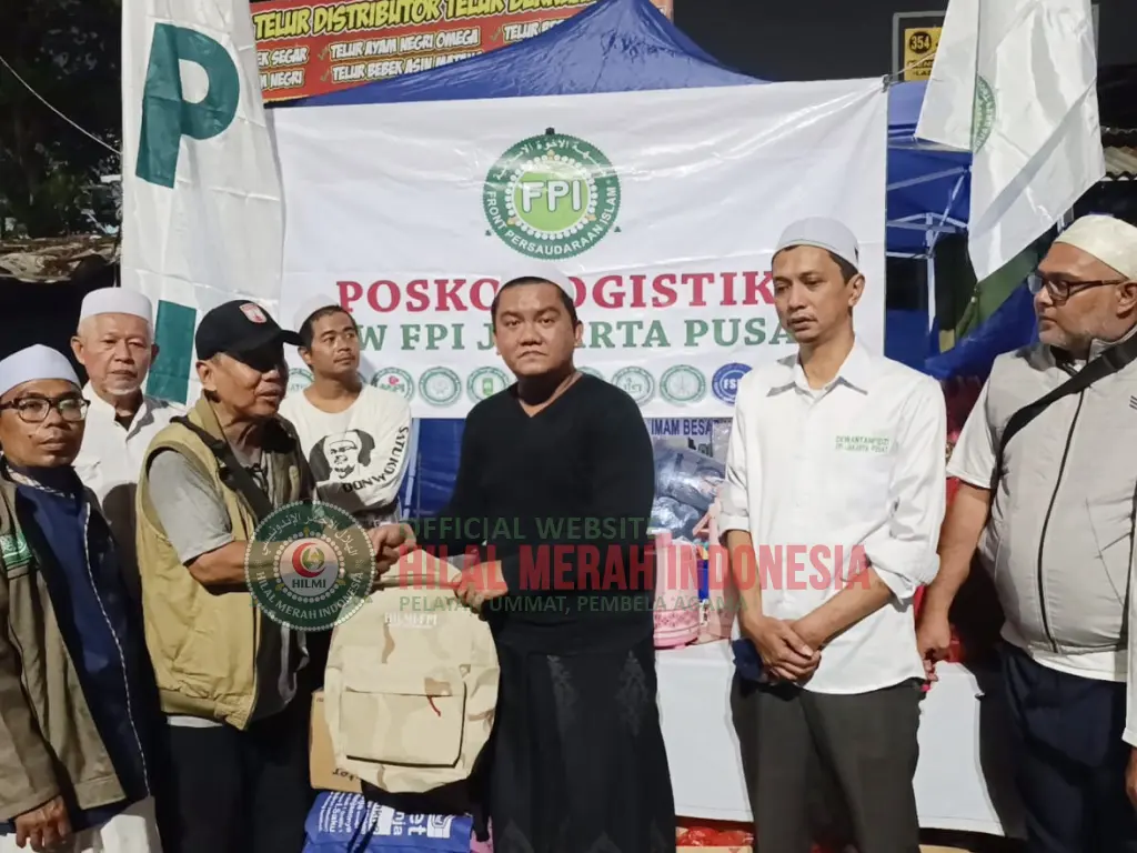 Hilmi DPD FPI DKI Jakarta Serahkan Bantuan Tas Sekolah untuk Korban Kebakaran Kemayoran