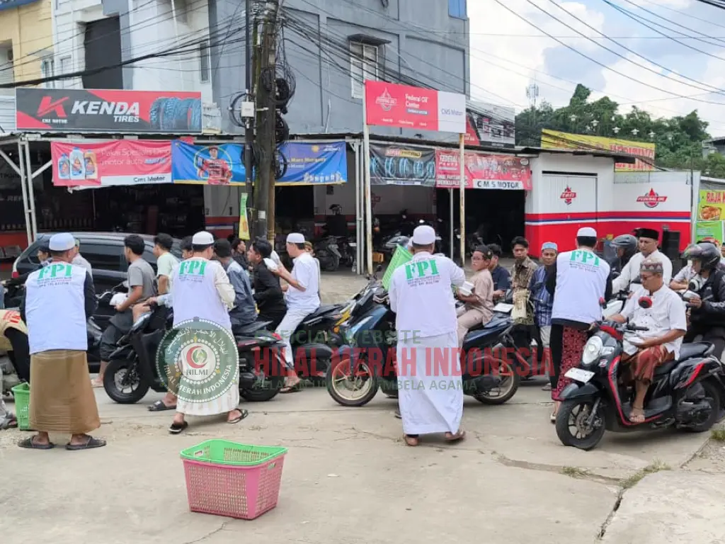 HILMI Bagikan 210 Kotak Nasi DPD FPI Kaltim dan HILMI Bagikan 210 Kotak Nasi 1