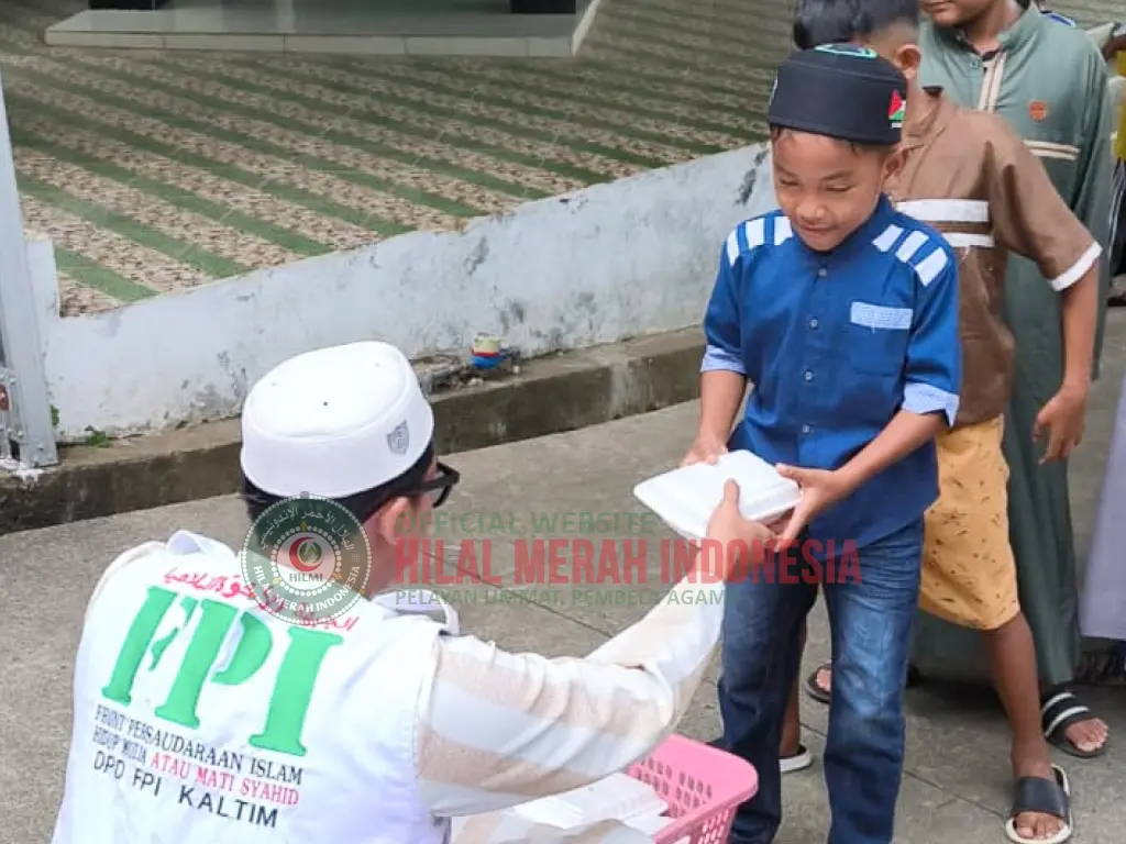 DPD FPI Kaltim dan HILMI Bagikan 210 Kotak Nasi