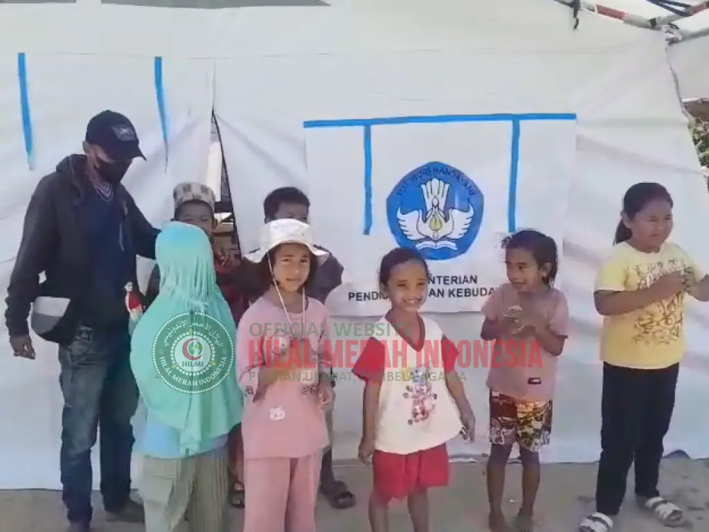 HILMI FPI Bangkitkan Semangat Anak-anak Korban Gempa Sigi dengan Bantuan Perlengkapan Sekolah
