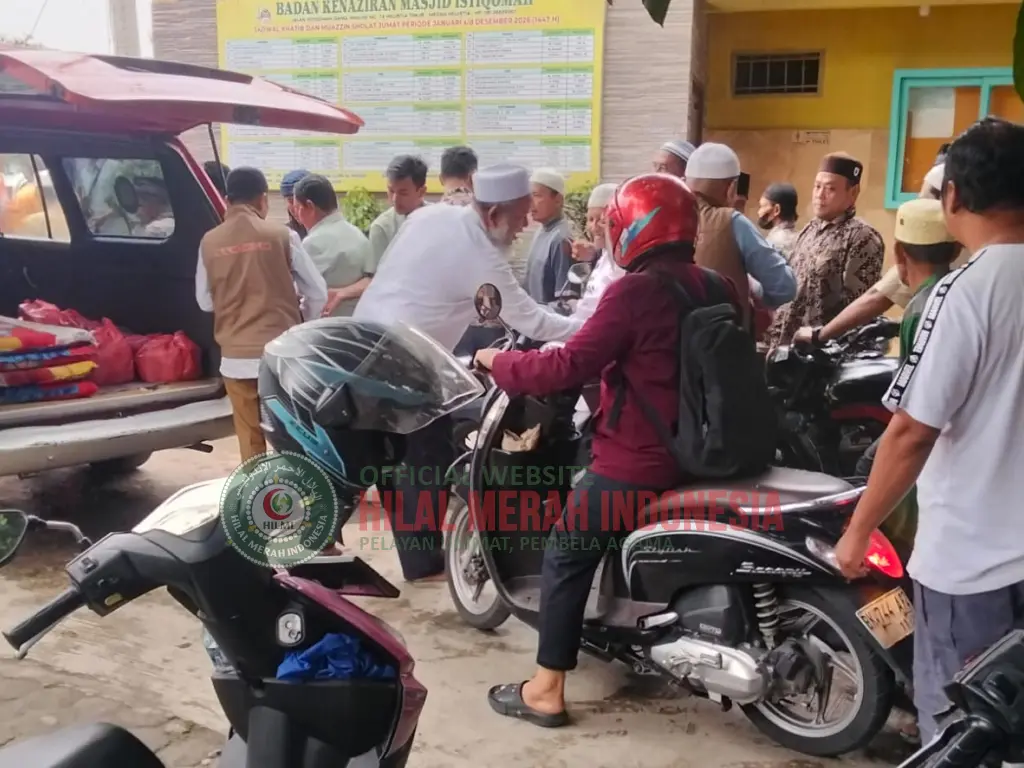 Hilmi HILMI-FPI Sumut Kembali Tebar Kepedulian, Bagikan 100 Bungkus Nasi dalam Program Jumat Berkah