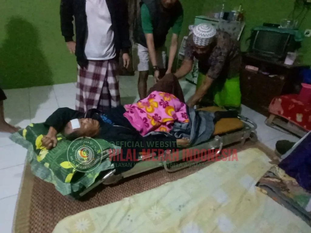 Perjalanan Kemanusiaan HILMI Ciamis Antarkan Pasien Stroke Menuju Kediaman