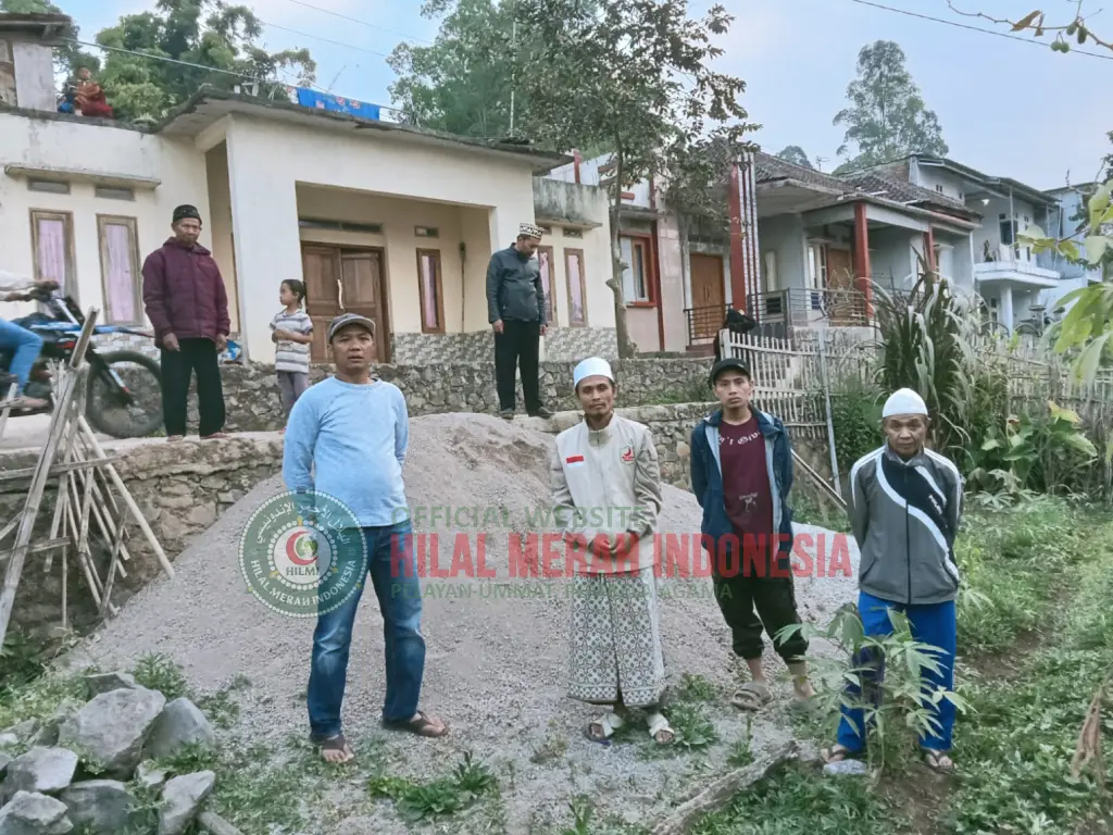 Rumah Layak Untuk Bapak Inen, HILMI-FPI Garut Kirim Bahan Bangunan 1