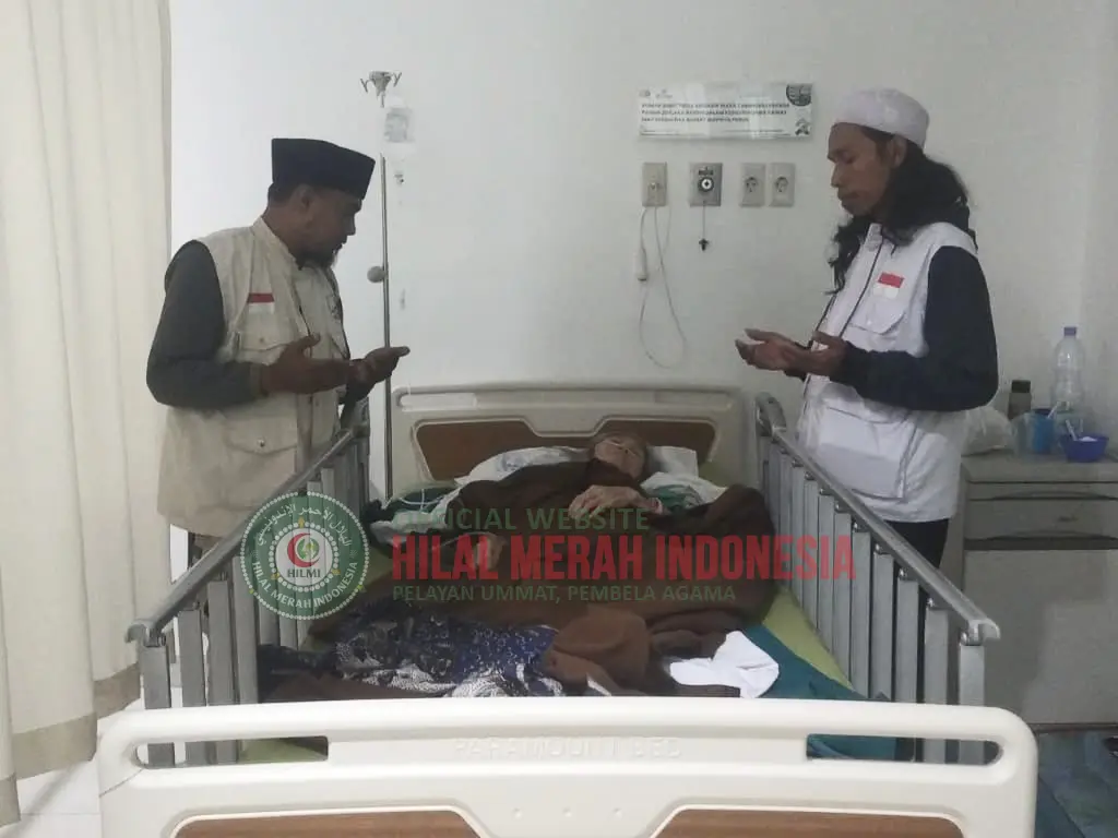 HILMI–FPI Ciamis Jenguk Dan Santuni Emak Mardiyah Pasca Operasi Amputasi Kaki