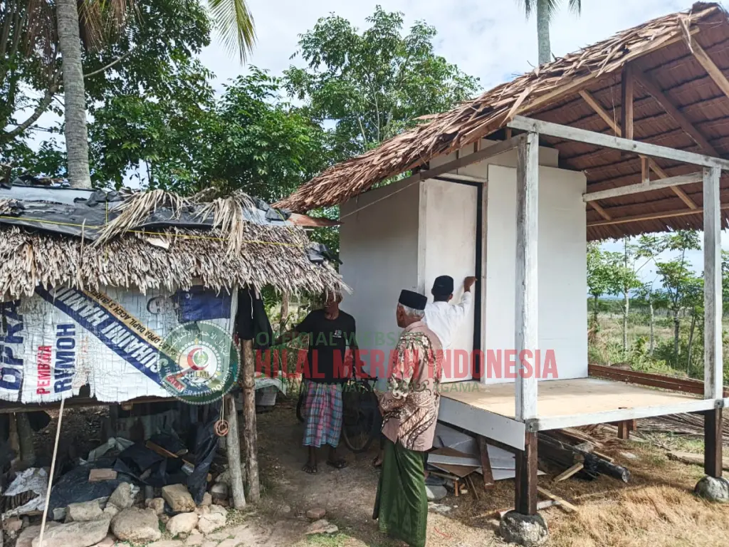 Hilmi Kini Bapak Ilyas Memiliki Rumah untuk Masa Senja