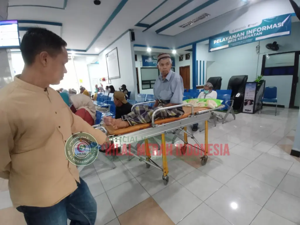 Antarkan Kang Ahdi Kontrol Ke Rumah Sakit HILMI-FPI Ciamis Fasilitasi Ambulans Antarkan Kang Ahdi Kontrol Ke Rumah Sadik Dadi Keluarga 1