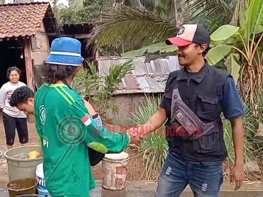 HILMI dan Laskar FPI Banyumas Salurkan 82.100 Liter Air Bersih