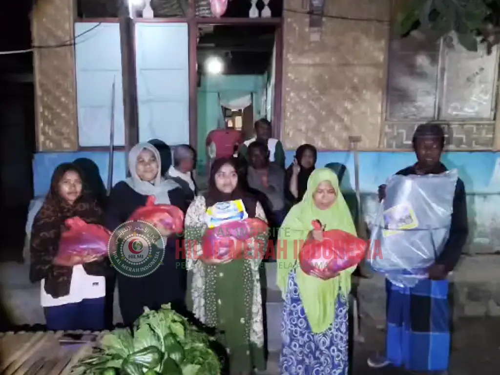 Salurkan Bantuan untuk 36 KK Relawan HILMI Salurkan Bantuan untuk 36 KK Terdampak Gempa di Ende 1