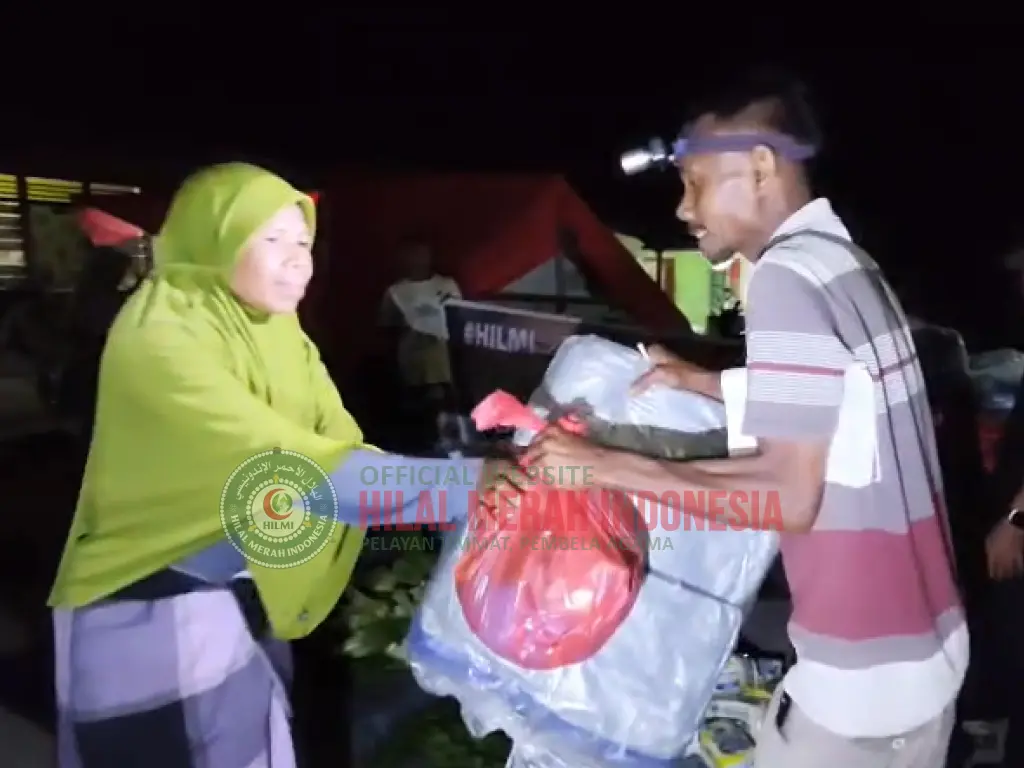 Relawan HILMI Salurkan Bantuan untuk 36 KK Terdampak Gempa di Ende