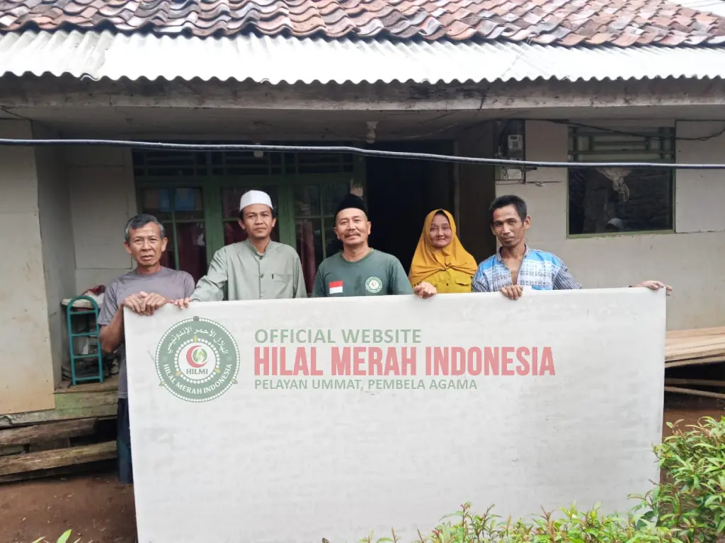 Warga Bersama Relawan HILMI - DPC Pabuaran FPI Kab.Sukabumi, Bantu Pak Perli